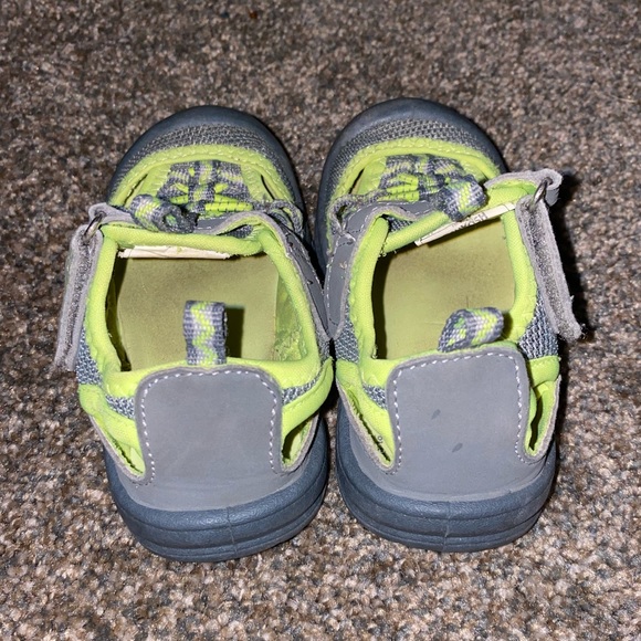 Oshkosh shoes - Picture 3 of 5